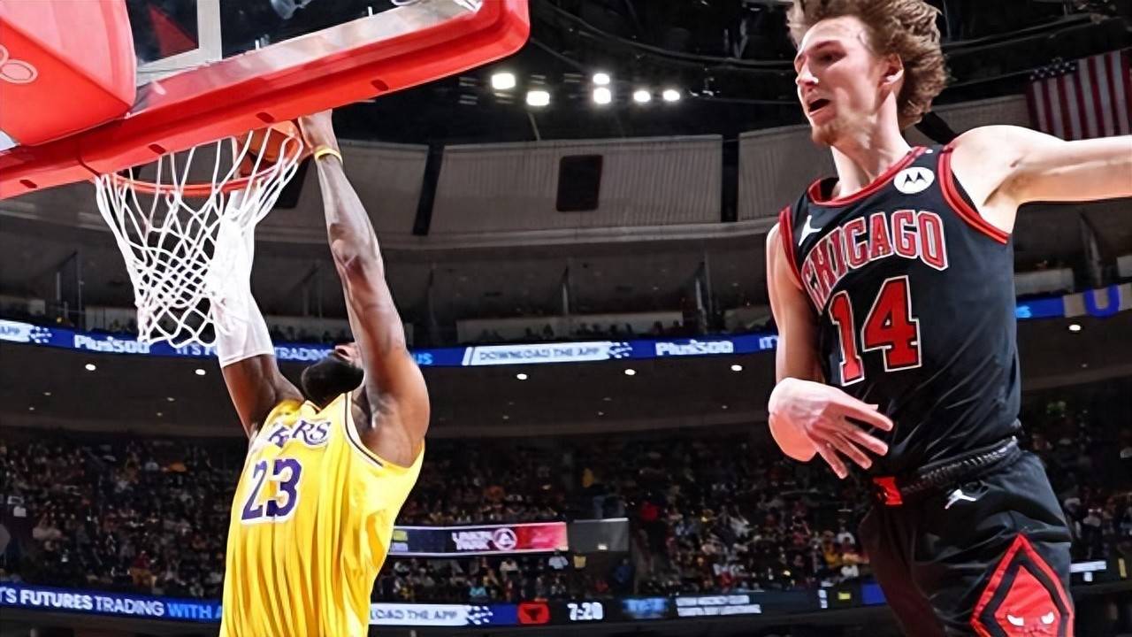 包含公牛观众热烈欢呼！，詹姆斯迎来三赛季出色发挥赛场气氛高涨的词条-开云体育官网